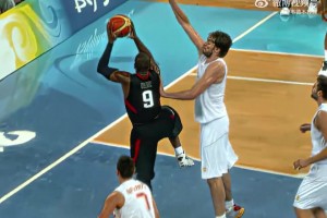 光頭限定版！閃電俠韋德08年奧運會的名場面看一次爽一次