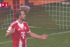 奧利塞送精準(zhǔn)傳中！凱恩近距離頭球攻門被神勇?lián)涑觯?></span>
                                            <i class=