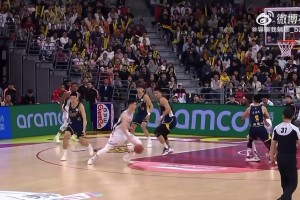 就差一點(diǎn)啊！郭昊文最后單打晃飛焦泊喬，可惜拋投短了未能絕殺