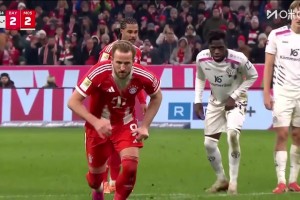 拜仁2-2扳平美因茨！凱恩造點(diǎn)親自主罰輕松騙過門將命中！