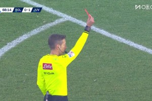 尤文多打一人！奧蓬達(dá)單刀機(jī)會(huì)！赫格姆直接放倒被直紅罰下！