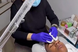 美容美發(fā)洗剪吹！亞馬爾還是個(gè)精致男孩