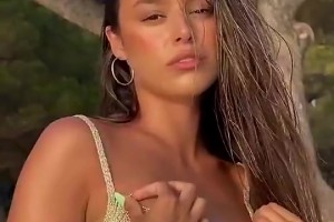 還是忘不了雷吉隆美艷動(dòng)人的前女友